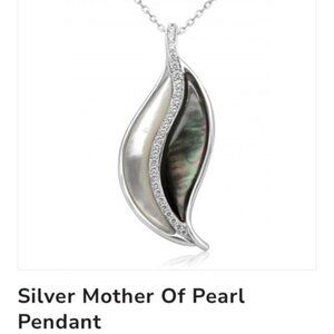 G W Thomson Sterling Silver Black & White Mother Of Pearl Leaf Shaped Pendant
